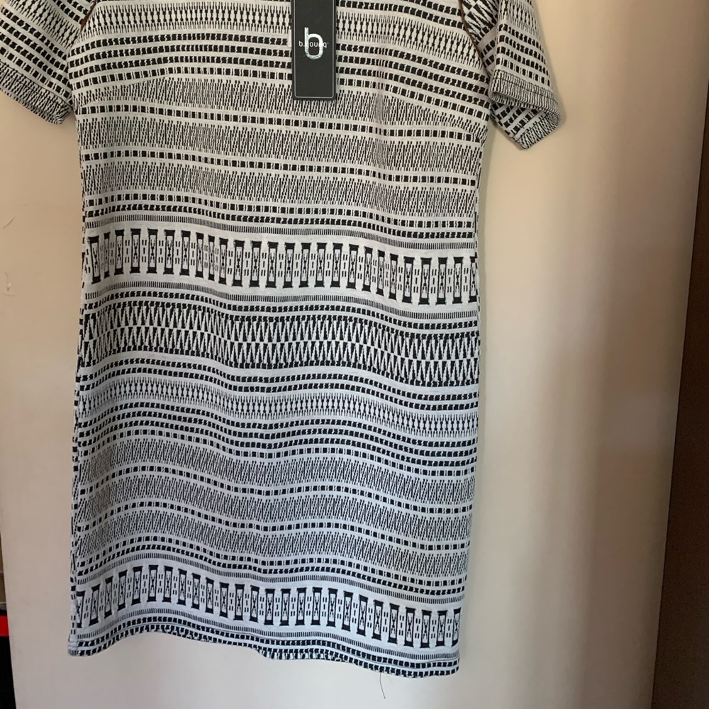 Short sleeve dress, black and white